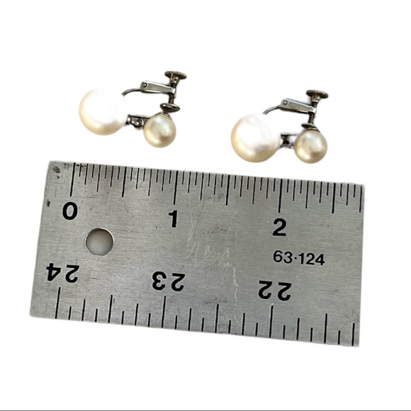 Vintage 1950s Pearl Earrings by JUDY LEE from a Private Collection - Picture 9 of 12